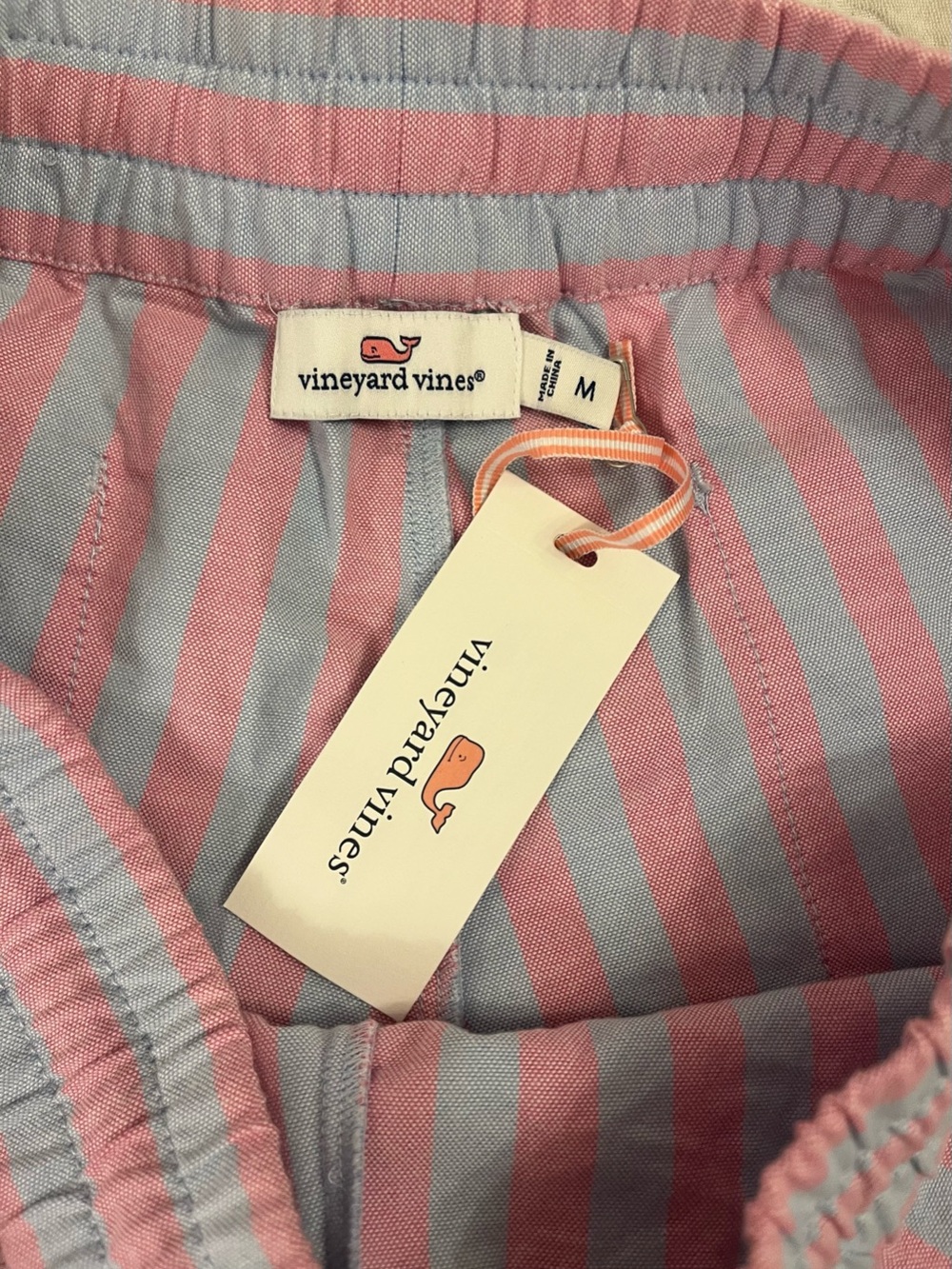 Vineyard Vines Striped
Pop Embroidered 
Pull-On Shorts NWT size Medium - Picture 5 of 9
